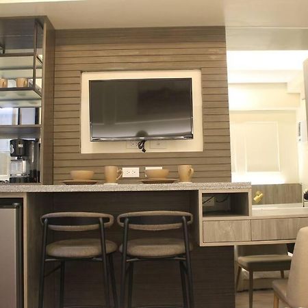 Condo Near Ayala Cebu City W Wifi Balcony 外观 照片