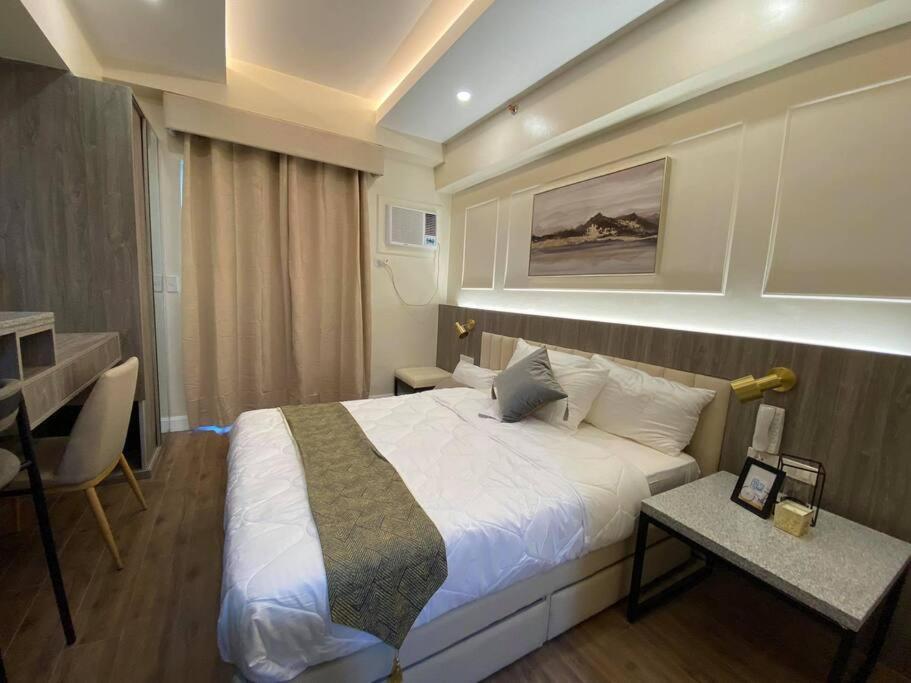 Condo Near Ayala Cebu City W Wifi Balcony 外观 照片