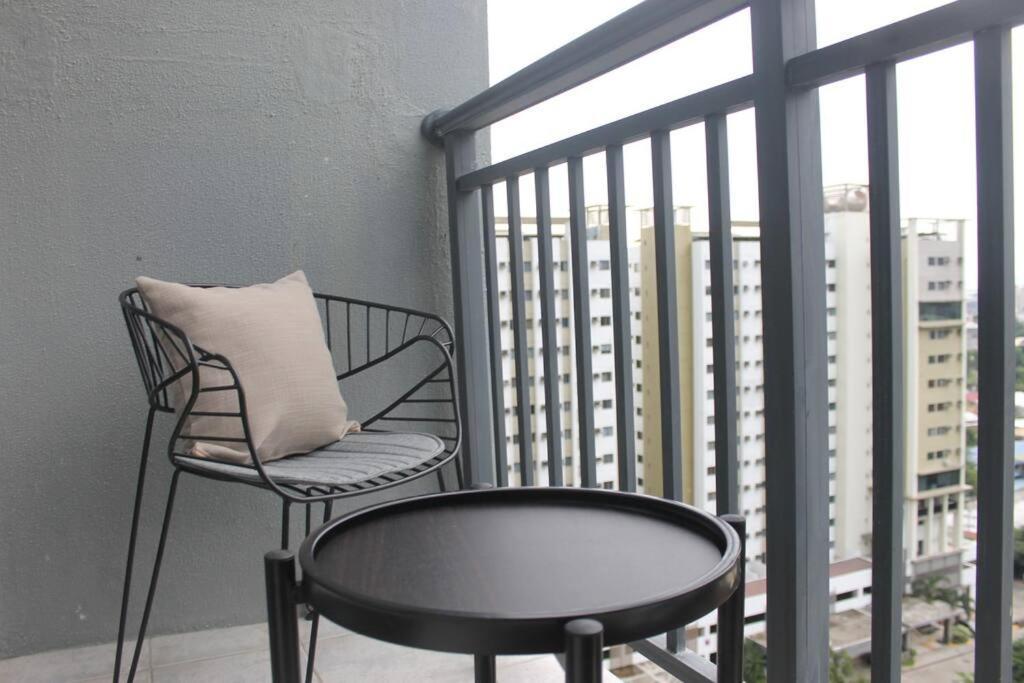 Condo Near Ayala Cebu City W Wifi Balcony 外观 照片