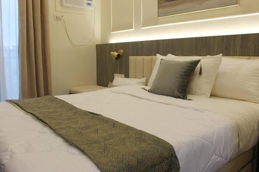 Condo Near Ayala Cebu City W Wifi Balcony 外观 照片