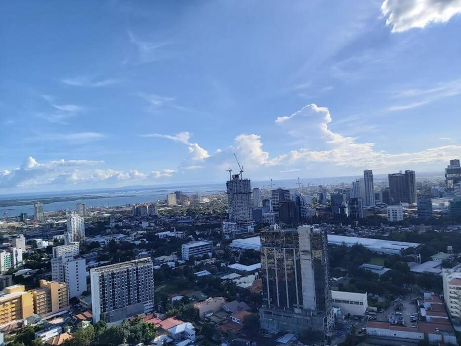 Condo Near Ayala Cebu City W Wifi Balcony 外观 照片